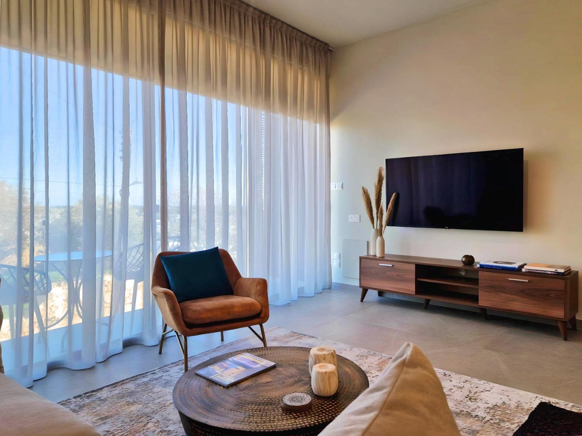 Aeon Residences - In The Heart Of Paphos Buitenkant foto