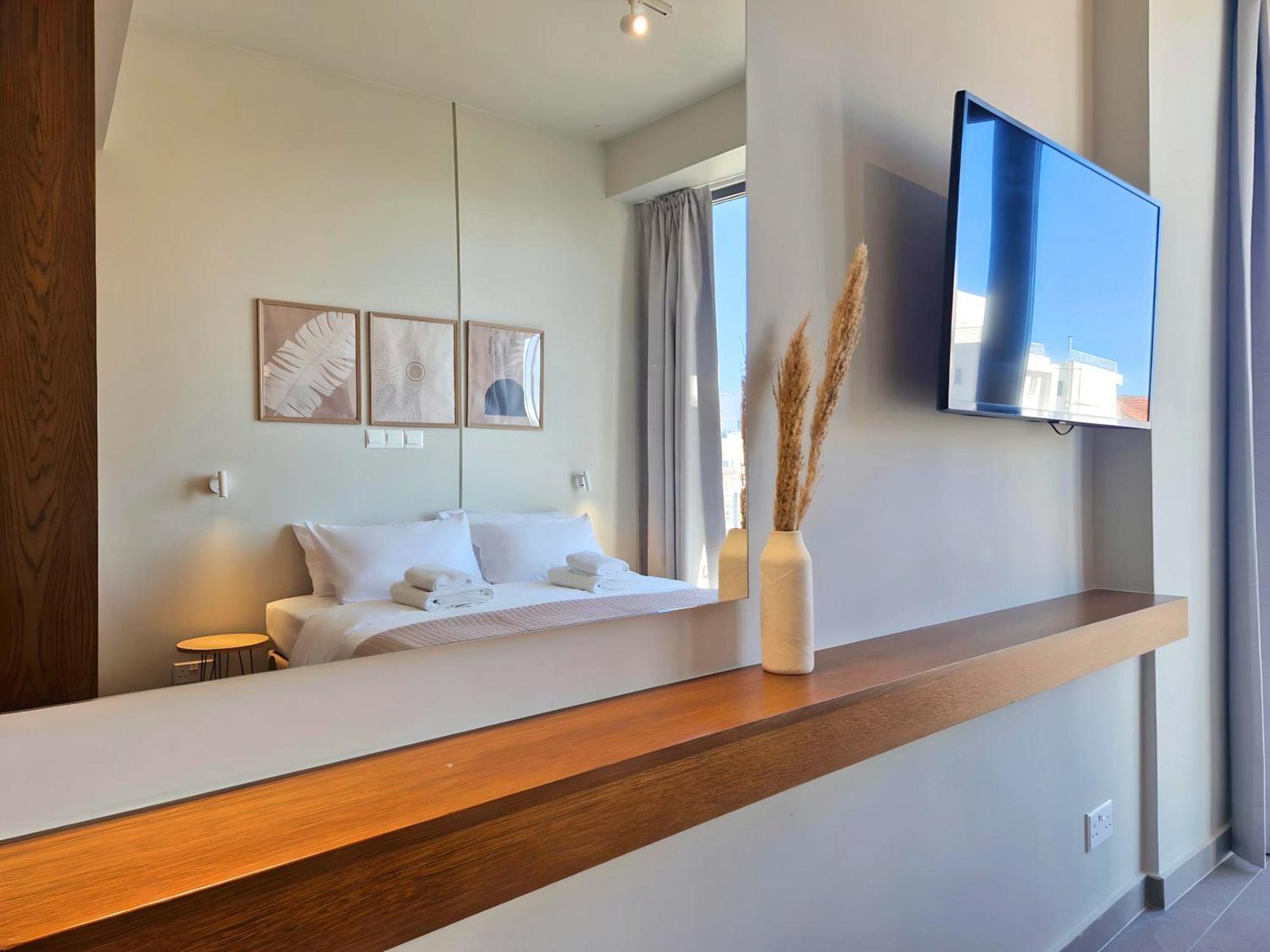 Aeon Residences - In The Heart Of Paphos Buitenkant foto